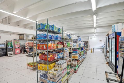 Propiedad comercial en venta en Fort Lauderdale, Florida № 1864185 - foto 18