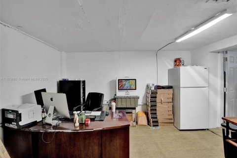 Propiedad comercial en venta en Fort Lauderdale, Florida № 1864185 - foto 12