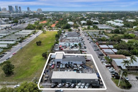 Propiedad comercial en venta en Fort Lauderdale, Florida № 1864185 - foto 2