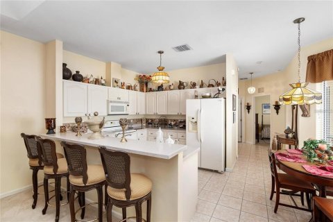 House in Ocala, Florida 3 bedrooms, 165.46 sq.m. № 2103004 - photo 13