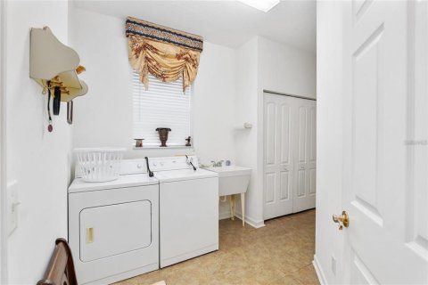 House in Ocala, Florida 3 bedrooms, 165.46 sq.m. № 2103004 - photo 27