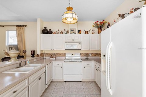 House in Ocala, Florida 3 bedrooms, 165.46 sq.m. № 2103004 - photo 14