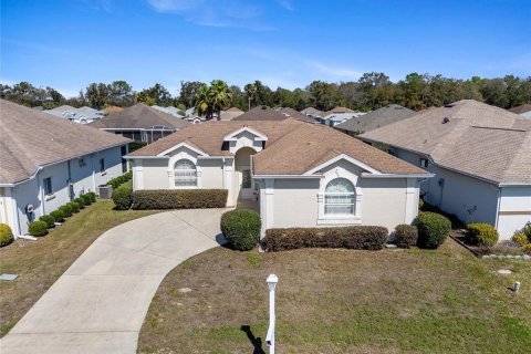 House in Ocala, Florida 3 bedrooms, 165.46 sq.m. № 2103004