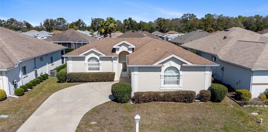 House in Ocala, Florida 3 bedrooms, 165.46 sq.m. № 2103004