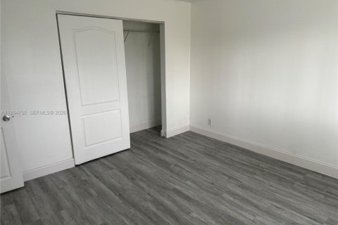 Снять в аренду кондоминиум в Корал-Спрингс, Флорида 2 спальни, 69.96м2, № 2062901 - фото 8
