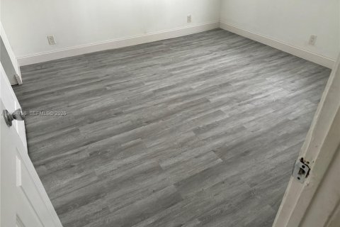 Снять в аренду кондоминиум в Корал-Спрингс, Флорида 2 спальни, 69.96м2, № 2062901 - фото 10