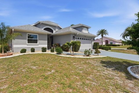 Villa ou maison à vendre à Sun City Center, Floride: 2 chambres, 165.09 m2 № 2097274 - photo 4