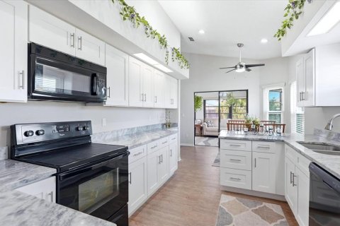 Villa ou maison à vendre à Sun City Center, Floride: 2 chambres, 165.09 m2 № 2097274 - photo 18