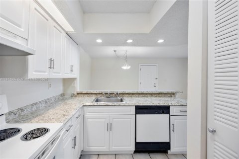 Copropriété à vendre à Cutler Bay, Floride: 2 chambres, 103.4 m2 № 1844165 - photo 16