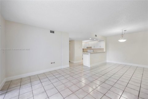 Copropriété à vendre à Cutler Bay, Floride: 2 chambres, 103.4 m2 № 1844165 - photo 9