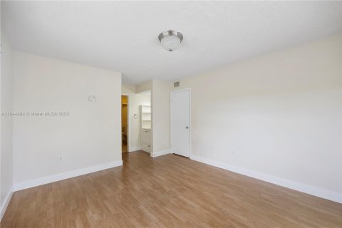 Copropriété à vendre à Cutler Bay, Floride: 2 chambres, 103.4 m2 № 1844165 - photo 24