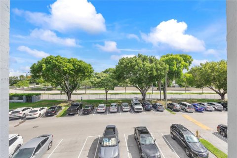 Copropriété à vendre à Cutler Bay, Floride: 2 chambres, 103.4 m2 № 1844165 - photo 6