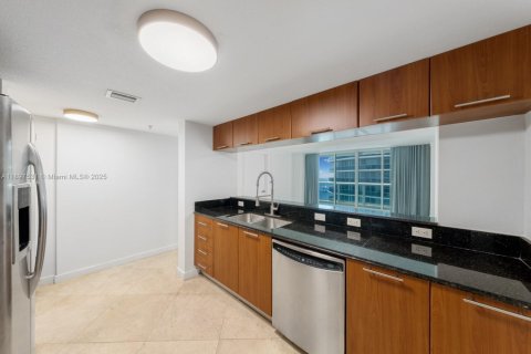 Copropriété à vendre à Miami, Floride: 1 chambre, 101.73 m2 № 1949103 - photo 11