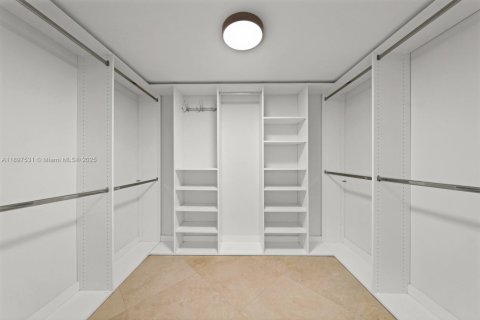 Copropriété à vendre à Miami, Floride: 1 chambre, 101.73 m2 № 1949103 - photo 16