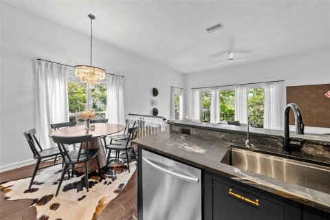 Condo in Tampa, Florida, 1 bedroom  № 1754445 - photo 17