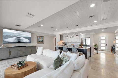 House in Clearwater, Florida 4 bedrooms, 258.27 sq.m. № 2399250 - photo 11