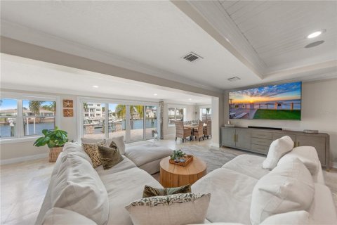 House in Clearwater, Florida 4 bedrooms, 258.27 sq.m. № 2399250 - photo 7