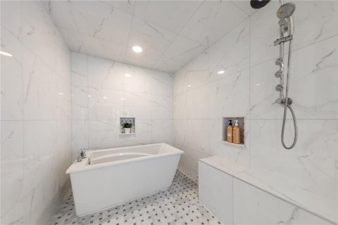 House in Clearwater, Florida 4 bedrooms, 258.27 sq.m. № 2399250 - photo 26