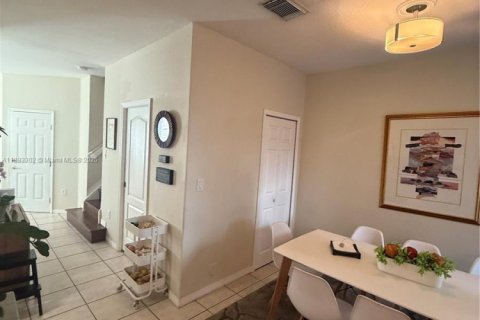 Touwnhouse à vendre à Doral, Floride: 3 chambres, 142.42 m2 № 1945261 - photo 11