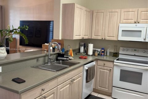 Touwnhouse à vendre à Doral, Floride: 3 chambres, 142.42 m2 № 1945261 - photo 5