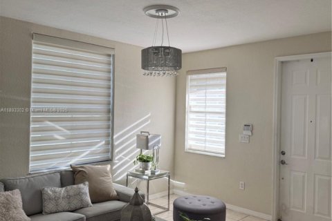 Touwnhouse à vendre à Doral, Floride: 3 chambres, 142.42 m2 № 1945261 - photo 3