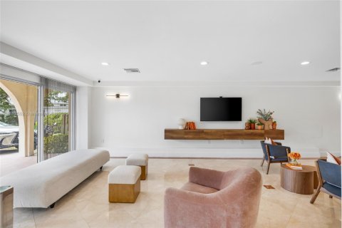 Condo in North Bay Village, Florida, 1 bedroom  № 1788917 - photo 10