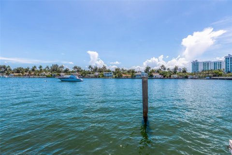 Condo in North Bay Village, Florida, 1 bedroom  № 1788917 - photo 15
