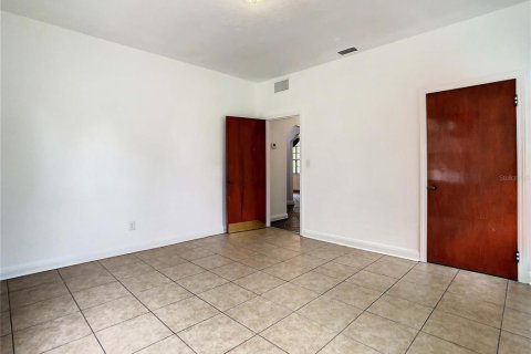 House in Tampa, Florida 3 bedrooms, 121.33 sq.m. № 2379014 - photo 19
