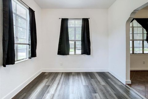 House in Tampa, Florida 3 bedrooms, 121.33 sq.m. № 2379014 - photo 7