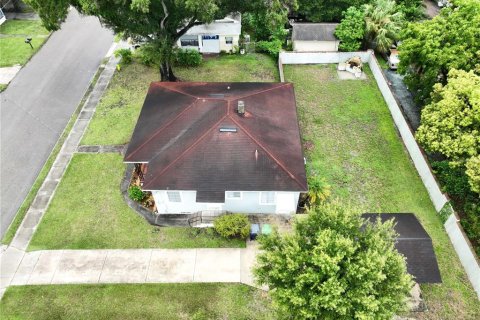 House in Tampa, Florida 3 bedrooms, 121.33 sq.m. № 2379014 - photo 3