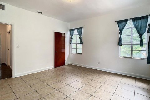 House in Tampa, Florida 3 bedrooms, 121.33 sq.m. № 2379014 - photo 18