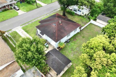 House in Tampa, Florida 3 bedrooms, 121.33 sq.m. № 2379014 - photo 5