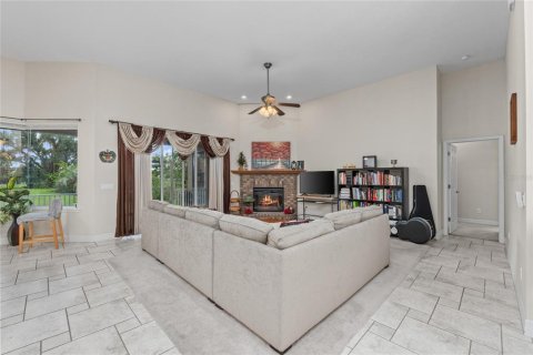 House in Plant City, Florida 3 bedrooms, 237.64 sq.m. № 1834571 - photo 21
