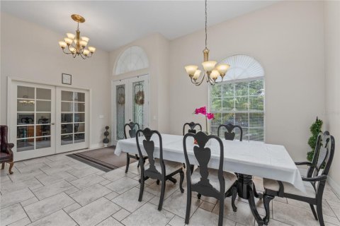 House in Plant City, Florida 3 bedrooms, 237.64 sq.m. № 1834571 - photo 10