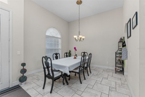 House in Plant City, Florida 3 bedrooms, 237.64 sq.m. № 1834571 - photo 8