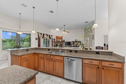 House in Plant City, Florida 3 bedrooms, 237.64 sq.m. № 1834571 - photo 16
