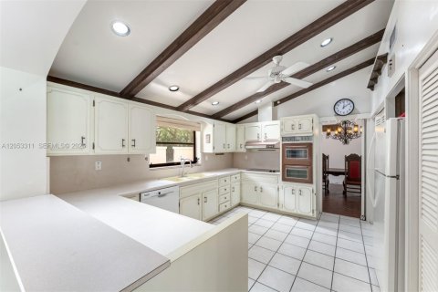 Casa en venta en Pinecrest, Florida, 4 dormitorios № 2172281 - foto 13