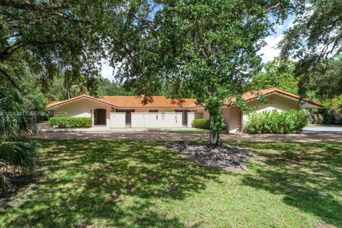Casa en Pinecrest, Florida 4 dormitorios № 2172281