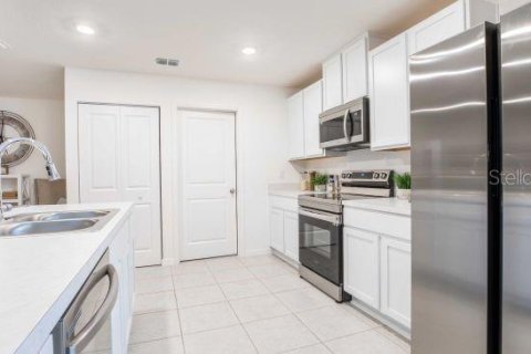 Villa ou maison à vendre à Spring Hill, Floride: 4 chambres, 173.45 m2 № 2406490 - photo 4