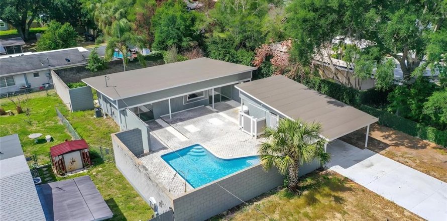 Villa ou maison à Winter Haven, Floride 3 chambres, 107.77 m2 № 2099700