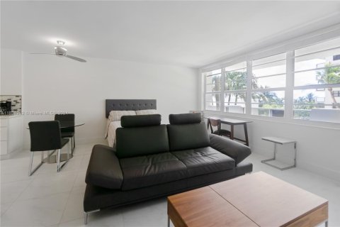 Copropriété à louer à Miami Beach, Floride: 49.7 m2 № 2183588 - photo 3