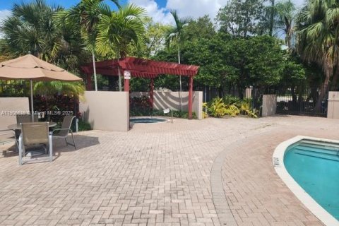 Снять в аренду кондоминиум в Санрайз, Флорида 3 спальни, 112.97м2, № 1963481 - фото 30