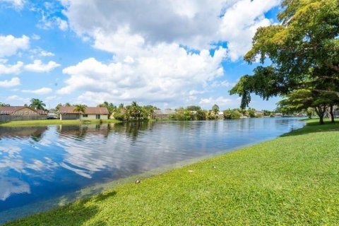 Снять в аренду кондоминиум в Санрайз, Флорида 3 спальни, 112.97м2, № 1963481 - фото 29