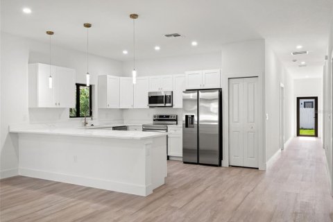 Casa en venta en Apopka, Florida, 4 dormitorios, 178.74 m2 № 2236824 - foto 12