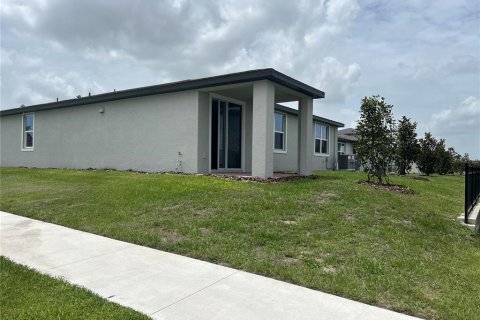 House in Lake Alfred, Florida 4 bedrooms, 184.69 sq.m. № 1771605 - photo 18