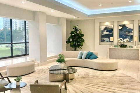 Condominio en venta en Aventura, Florida, 1 dormitorio, 84.82 m2 № 2003689 - foto 2
