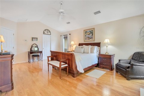 House in Orlando, Florida 4 bedrooms, 235.41 sq.m. № 1659279 - photo 18
