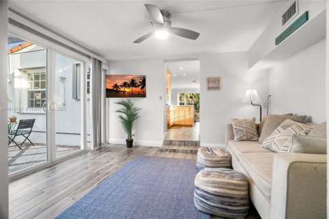 Casa en venta en Hollywood, Florida, 3 dormitorios, 115.01 m2 № 1966905 - foto 10