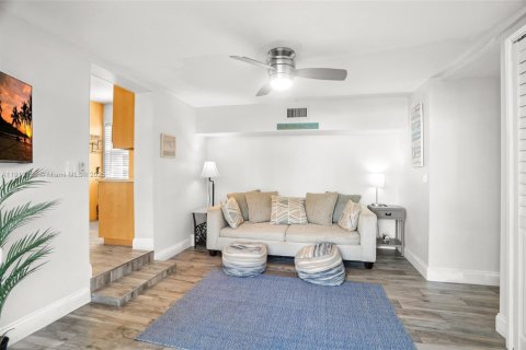 Casa en venta en Hollywood, Florida, 3 dormitorios, 115.01 m2 № 1966905 - foto 9