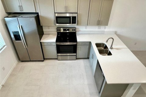 Touwnhouse à louer à Sarasota, Floride: 2 chambres, 111.67 m2 № 2406391 - photo 5